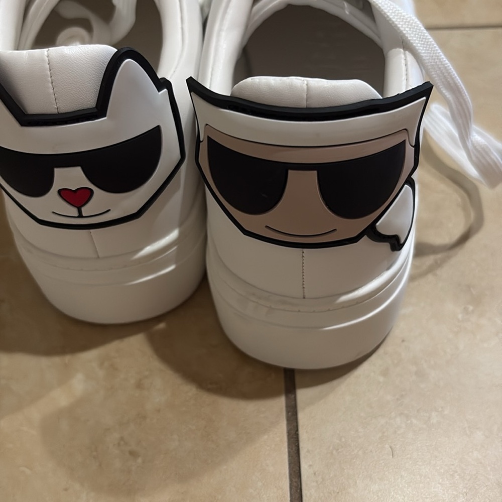 Karl Lagerfeld White Sneakers with Black & Red Cat Heel Patch - Picture 4 of 6